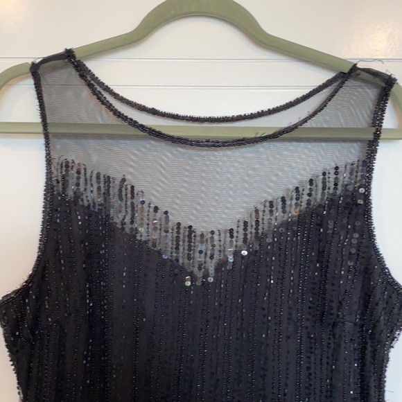 Black sequence cocktail dress. - Picture 5 of 8